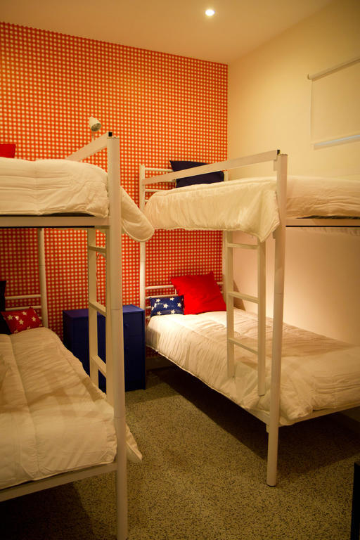 ホテル Turismo Do Seculo エストリル 部屋 写真 A bunk bed