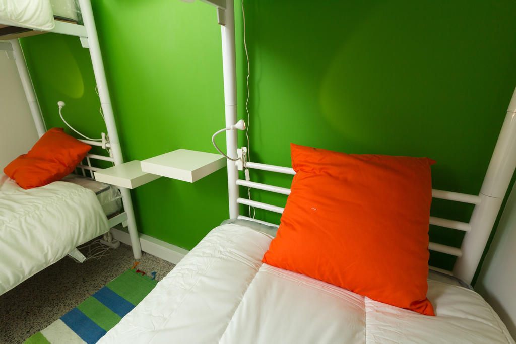 ホテル Turismo Do Seculo エストリル 部屋 写真 A typical room at the hostel